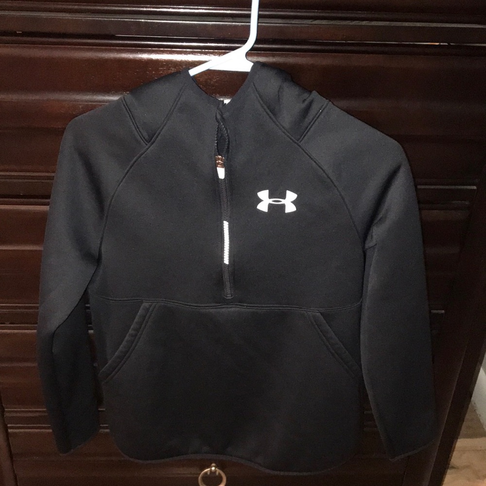 Boys Under Armour Storm Pullover Size Medium